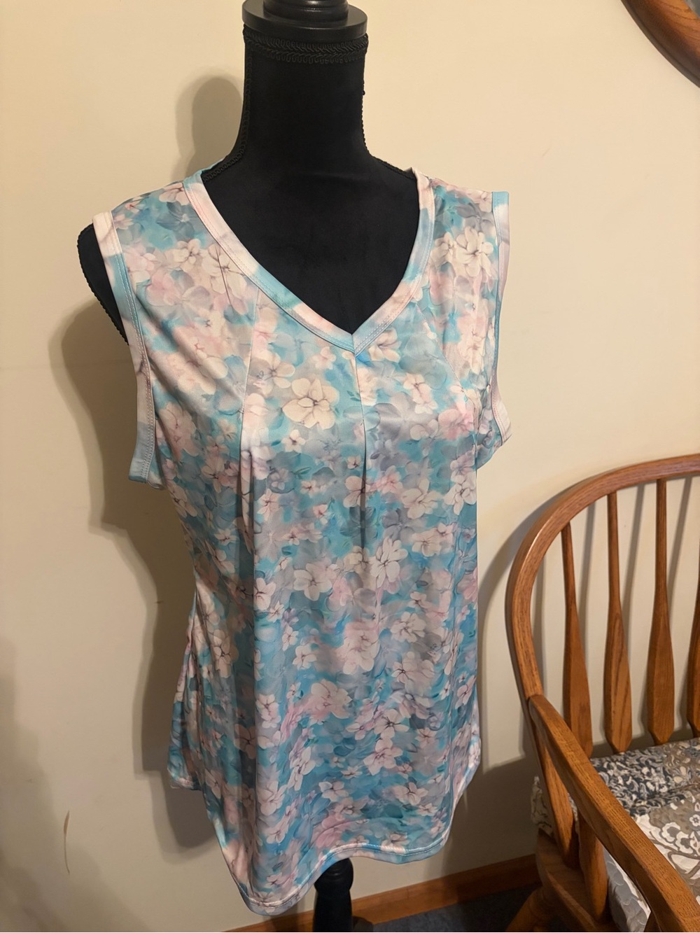 Sleeveless V-Neck Floral Tank Top - Blue/Pink